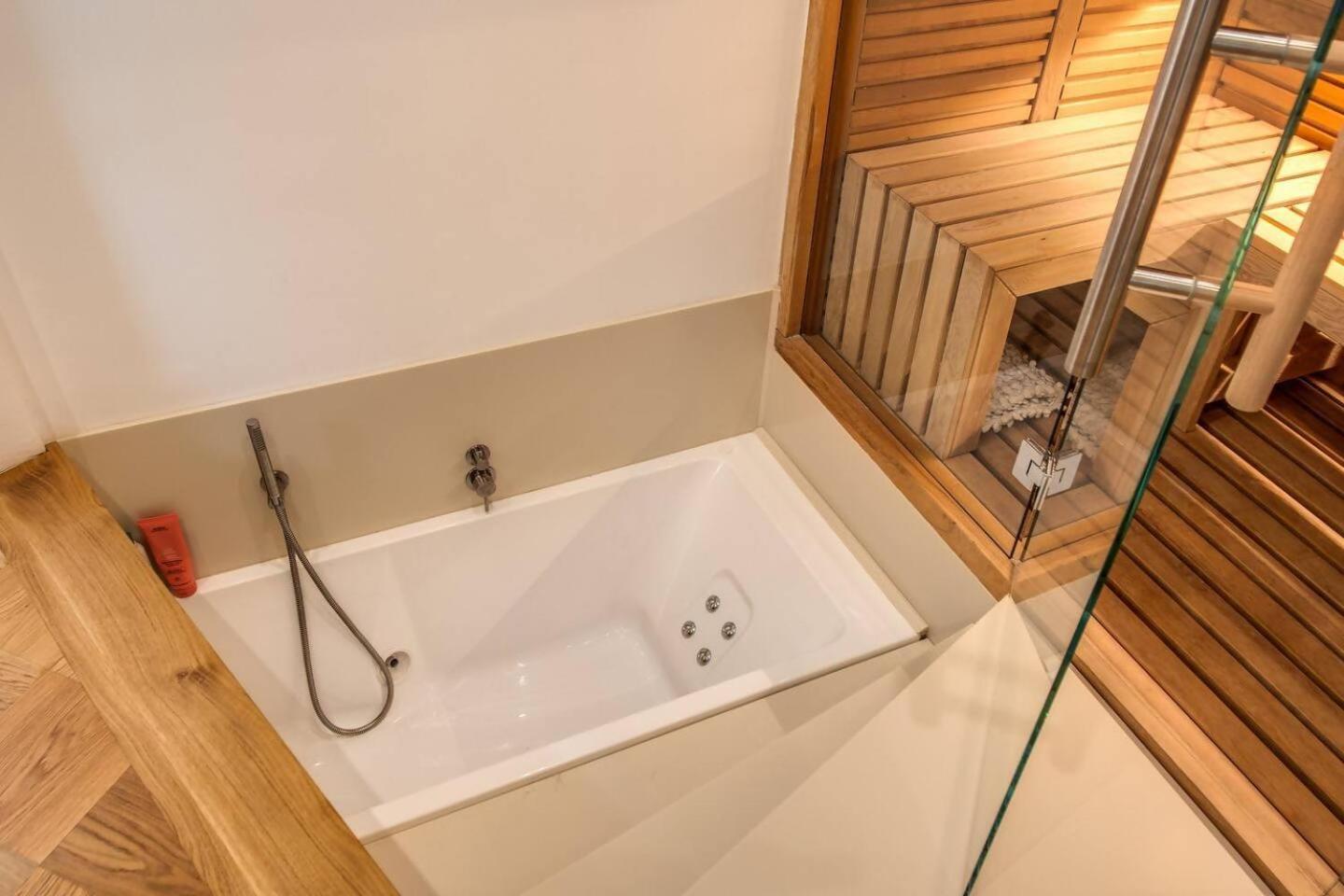 Luxury Suite By Spanish Square ローマ エクステリア 写真
